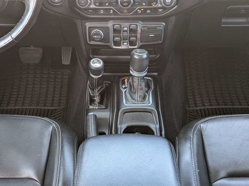 Used 2020 Jeep Gladiator Overland AWD/4WD image 19
