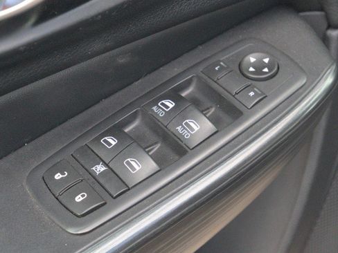 Used 2017 Jeep Cherokee Trailhawk w/ Comfort & Convenience Group AWD/4WD image 13