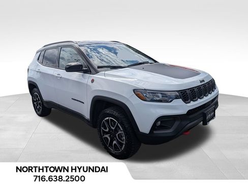 Used 2026 Jeep Compass Trailhawk AWD/4WD image 11