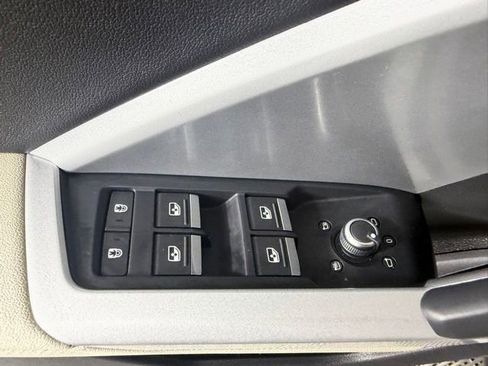 Used 2022 Audi Q3 2.0T Premium Plus w/ Premium Plus Package AWD/4WD image 19