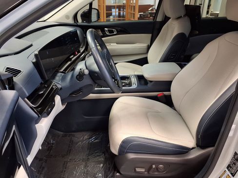 Used 2025 Kia Carnival SX Prestige FWD image 19