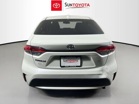 Used 2021 Toyota Corolla LE w/ LE Convenience Package FWD image 5