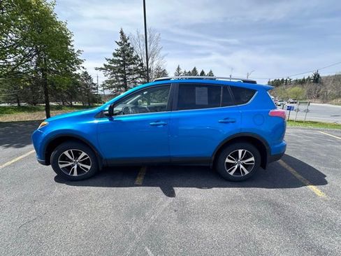 Used 2017 Toyota RAV4 XLE w/ Plus Special Value Package AWD/4WD image 6