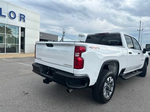 Used 2022 Chevrolet Silverado 2500 Custom w/ Custom Value Package AWD/4WD image 18