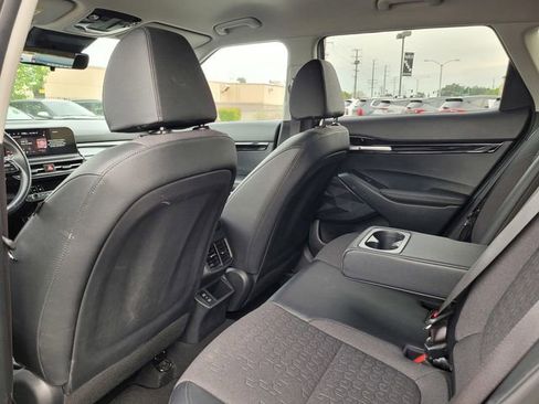Used 2025 Kia Seltos S image 16