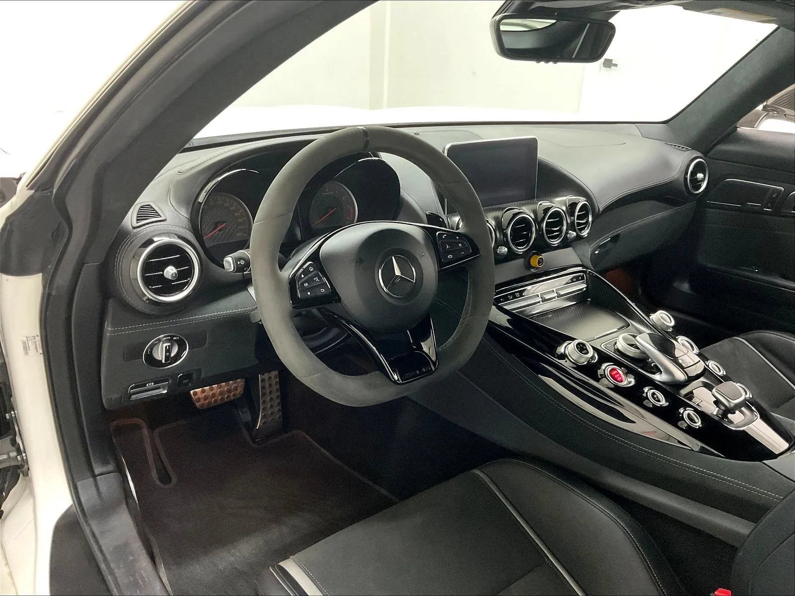 Used 2018 Mercedes-Benz AMG GT R image 10
