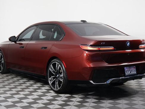 Used 2023 BMW i7 xDrive60 w/ Parking Assistance Package AWD/4WD image 6