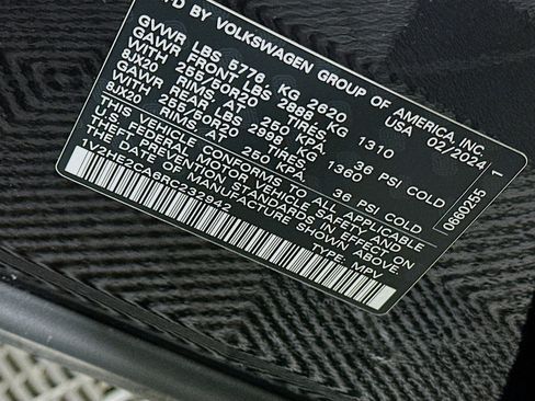 Used 2024 Volkswagen Atlas Cross Sport SE image 12