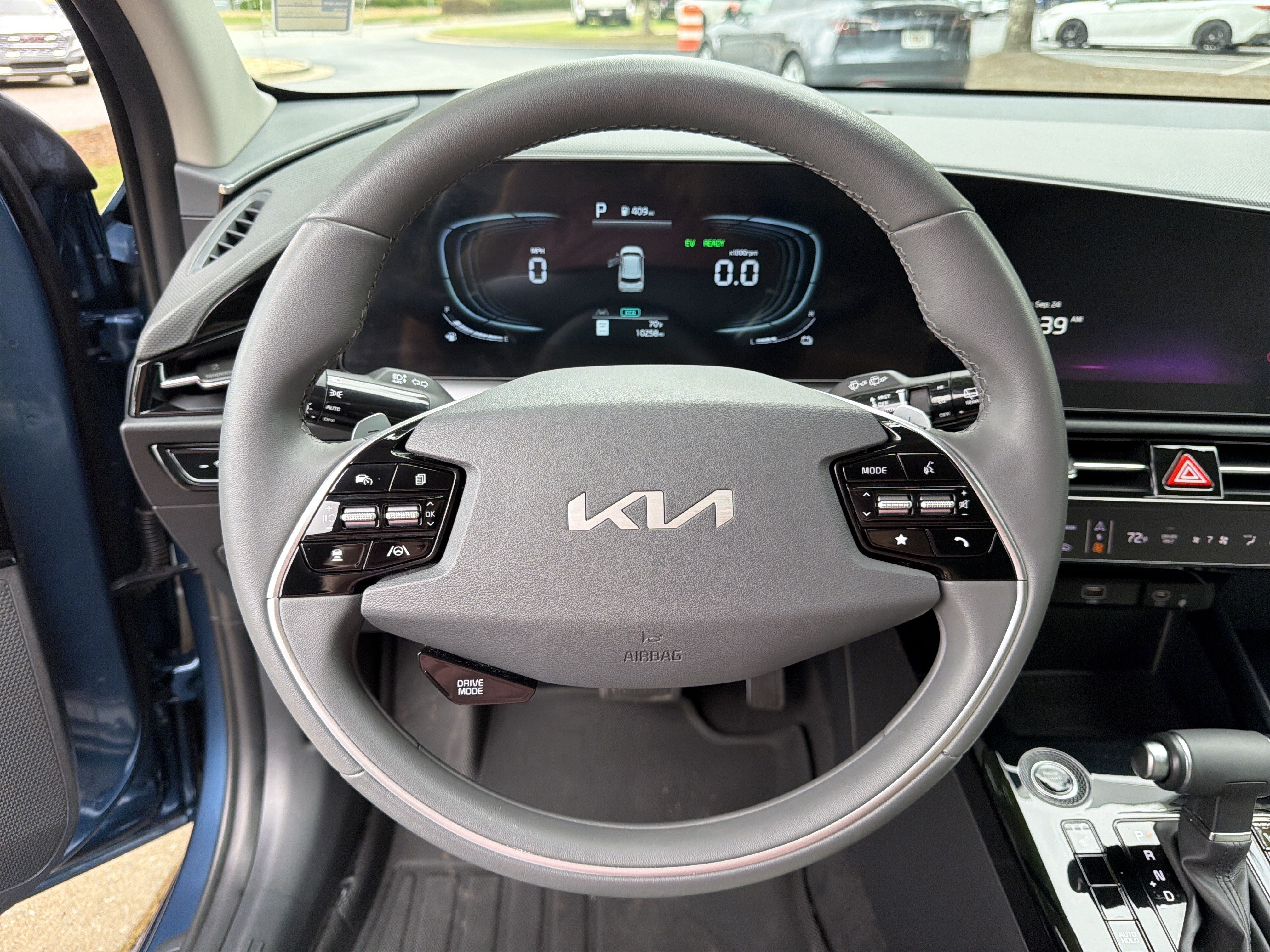 Used 2025 Kia Niro EX FWD image 23