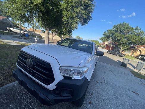 Used 2018 Toyota Tacoma SR image 8