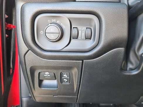 Used 2025 RAM 1500 Big Horn RWD image 25