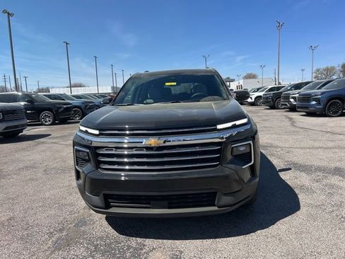 New 2026 Chevrolet Traverse LT image 8