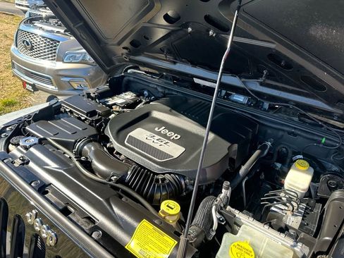 Used 2013 Jeep Wrangler Unlimited Sport image 33