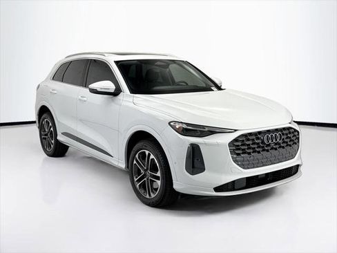 Used 2025 Audi Q5 Premium Plus AWD/4WD image 3