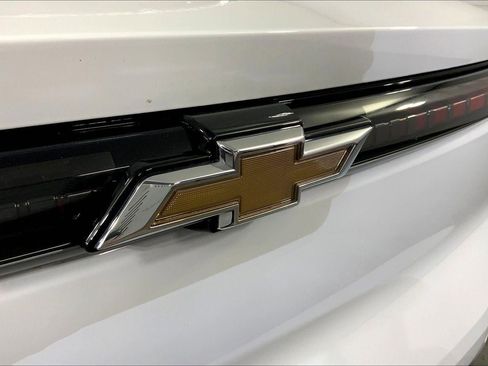 Used 2025 Chevrolet Equinox EV LT FWD image 29