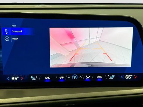 New 2026 Chevrolet Traverse LT FWD image 13