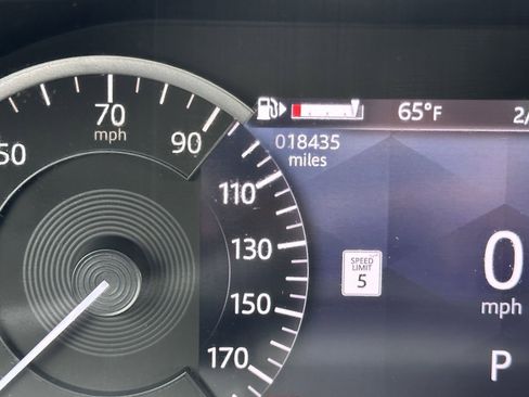 Used 2022 Land Rover Range Rover Velar R-Dynamic S image 31