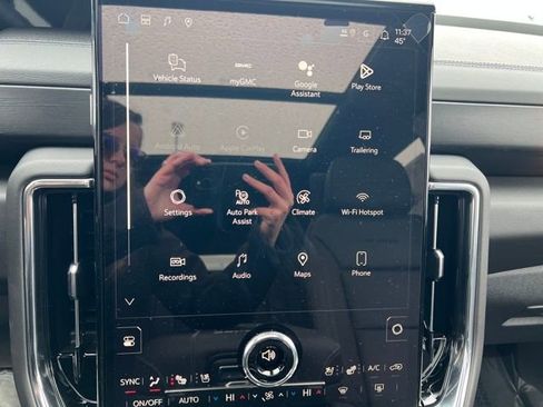 New 2026 GMC Yukon XL Denali w/ Denali Reserve Package image 17