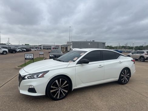 Used 2021 Nissan Altima 2.5 SR image 9
