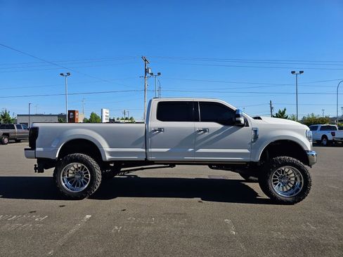Used 2022 Ford F350 Platinum w/ FX4 Off-Road Package AWD/4WD image 5