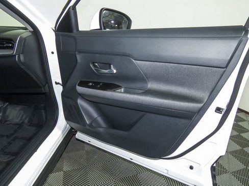 Certified 2025 Nissan Kicks SV w/ Charging Package image 40