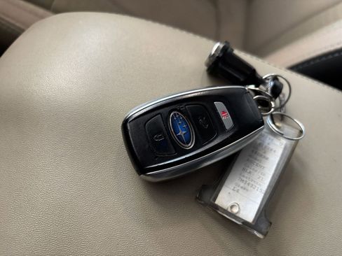 Used 2021 Subaru Ascent Premium w/ Convenience Package image 22