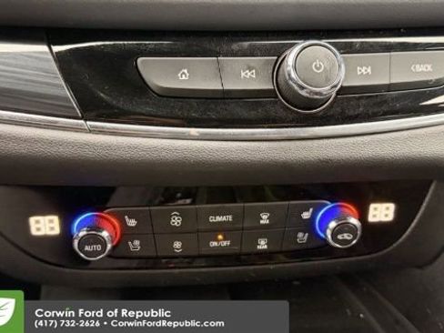 Used 2024 Buick Enclave Premium FWD image 4