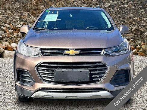 Used 2018 Chevrolet Trax LT w/ LT Convenience Package AWD/4WD image 3