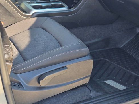 Used 2021 Chevrolet Colorado LT w/ LT Convenience Package image 6