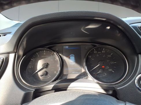 Used 2022 Nissan Rogue Sport SL w/ Premium Package image 13