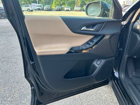 Used 2025 Chevrolet Equinox ACTIV w/ Safety and Technology Package FWD image 16