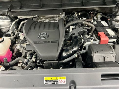 Used 2023 Toyota Highlander LE image 24