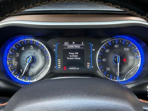 Used 2017 Chrysler Pacifica Touring-L w/ 13 Speaker Alpine Sound Group FWD image 31