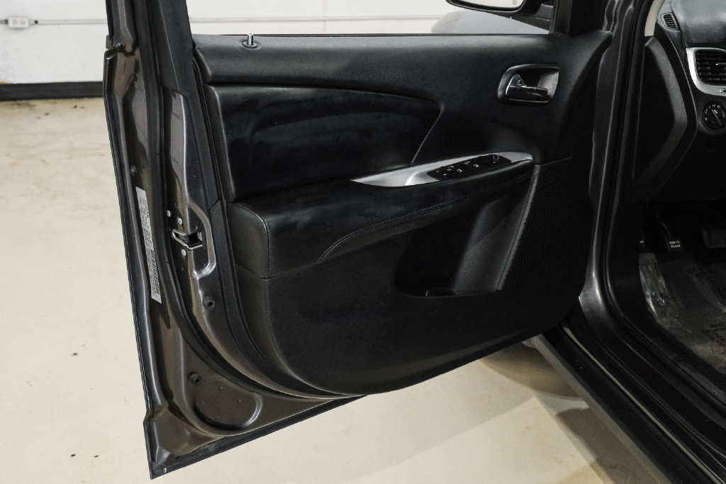 Used 2019 Dodge Journey SE FWD image 40