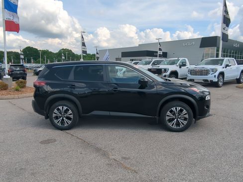 Used 2023 Nissan Rogue SV AWD/4WD image 10