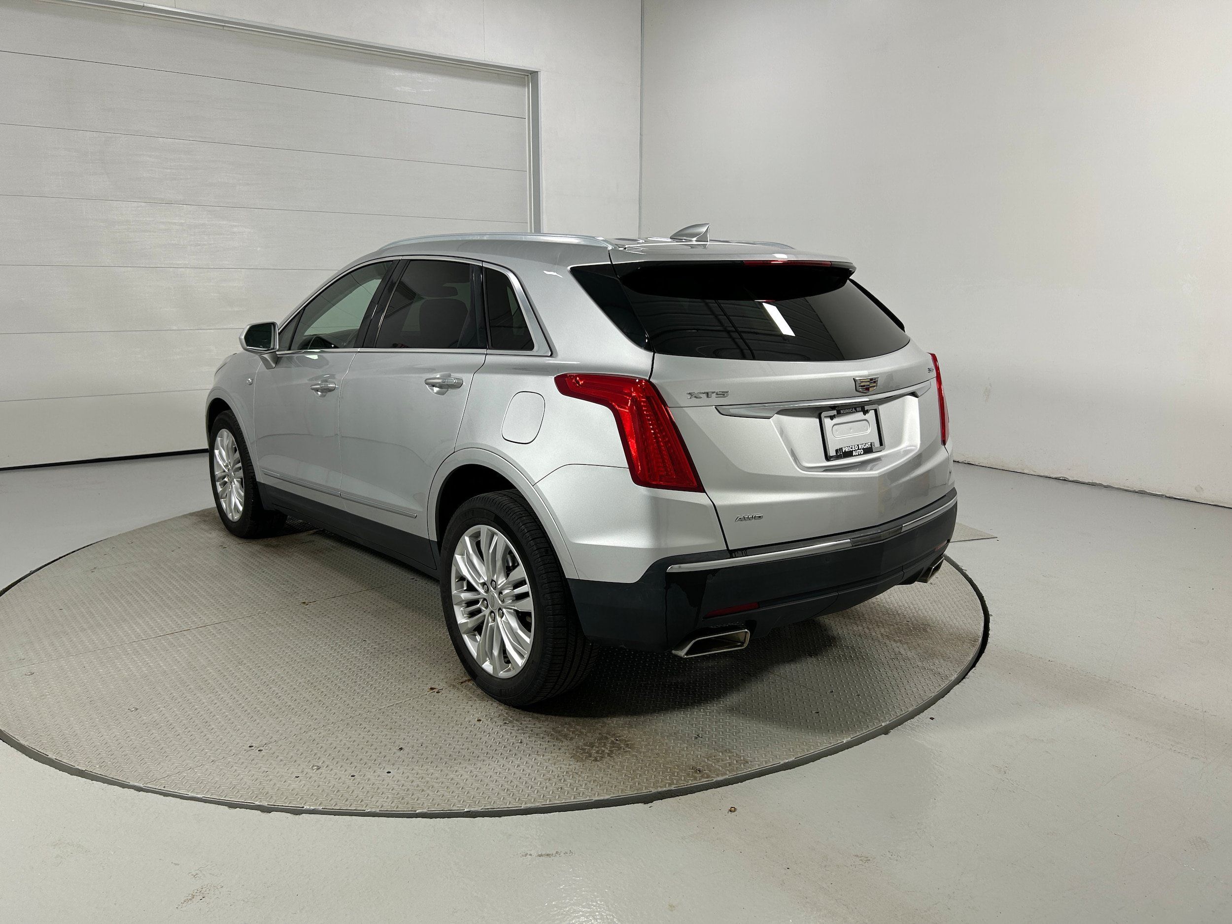 Used 2018 Cadillac XT5 Premium Luxury AWD/4WD image 23