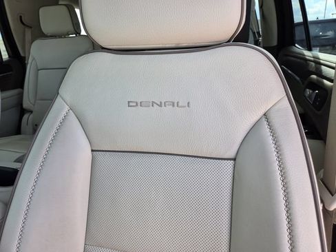Used 2023 GMC Yukon Denali AWD/4WD image 17
