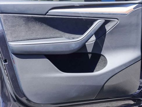 Used 2024 Tesla Model Y Long Range AWD/4WD image 18