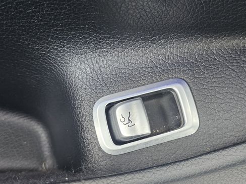 Used 2015 Mercedes-Benz S 550 4dr Sdn S 550 4MATIC w/ Sport Package image 23