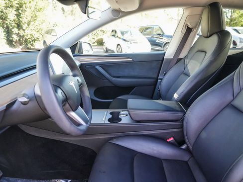 Used 2024 Tesla Model Y Long Range AWD/4WD image 16