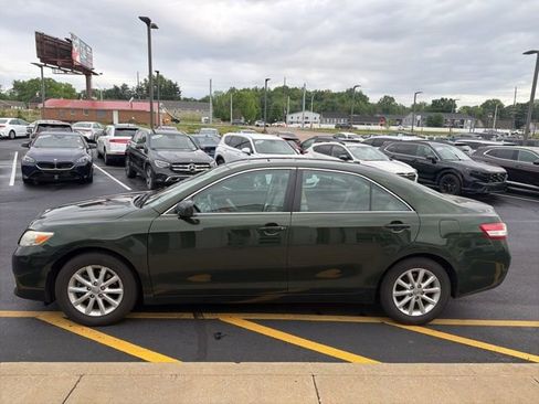 Used 2011 Toyota Camry XLE FWD image 3