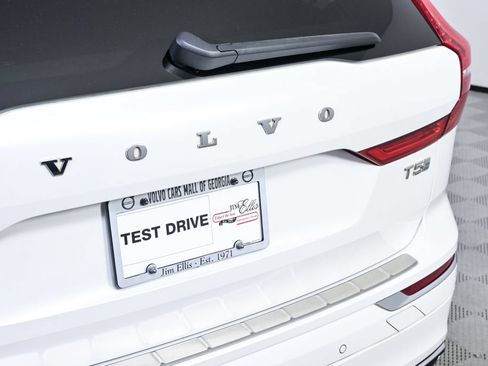 Used 2019 Volvo XC60 T5 Inscription w/ Protection Package Premier FWD image 36