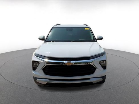 Used 2025 Chevrolet TrailBlazer LT FWD image 4