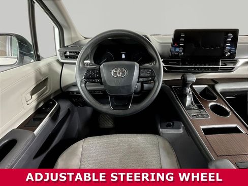 Used 2022 Toyota Sienna LE FWD image 8