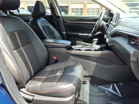 Used 2024 Nissan Altima 2.5 SR FWD image 26