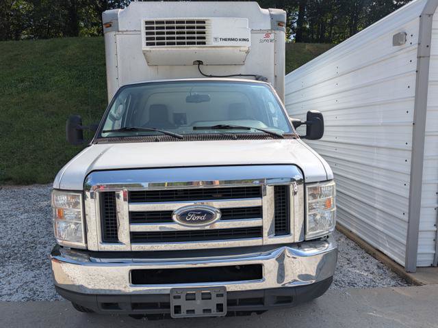 Used 2016 Ford E-450 and Econoline 450 Super Duty w/ Power Windows & Locks Group RWD image 3