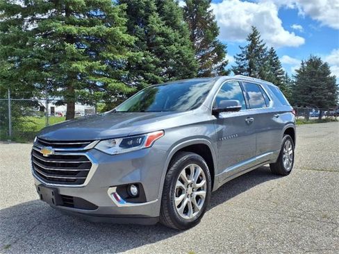 Used 2019 Chevrolet Traverse Premier image 3