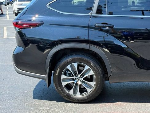 Used 2026 Toyota Highlander XLE AWD/4WD image 9