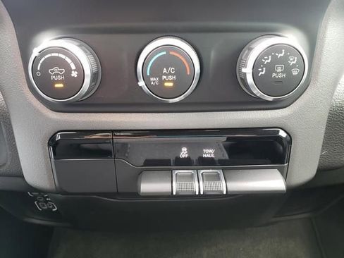 Used 2019 RAM 1500 Big Horn AWD/4WD image 23