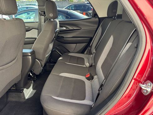 Used 2025 Chevrolet TrailBlazer LT image 25